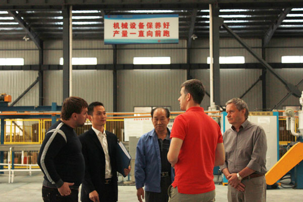 俄罗斯客户深度考察安邦集团电伴热与电地暖生产线，共拓供暖市场新篇章
